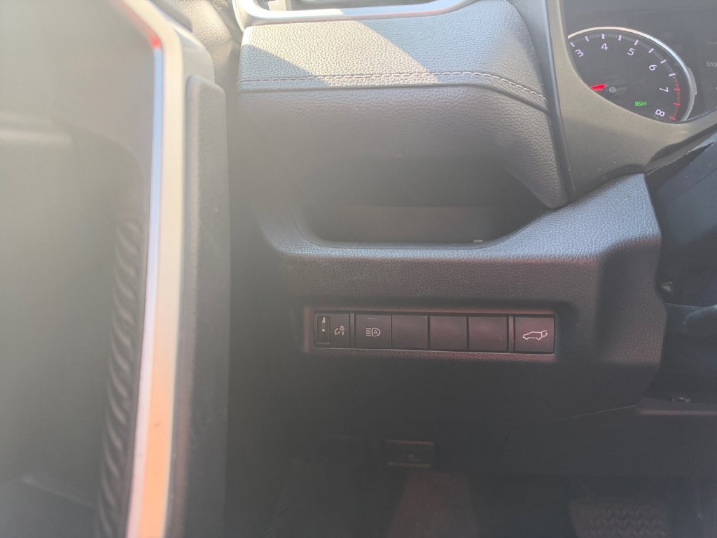 Used 2020 Toyota RAV4 XLE Premium FWD image 23