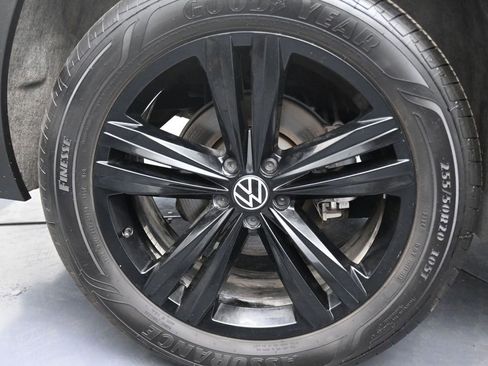 Used 2023 Volkswagen Atlas Cross Sport SEL R-Line AWD/4WD image 22