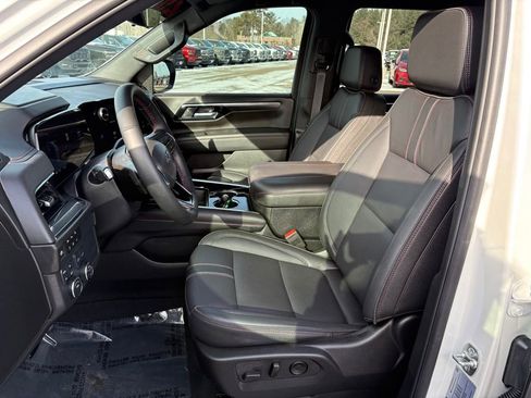 Used 2025 Chevrolet Tahoe RST w/ RST Performance Edition image 14