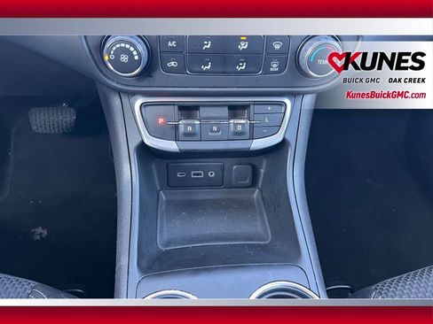 Used 2024 GMC Terrain SLE image 26