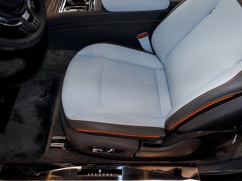 Used 2024 Rolls-Royce Spectre w/ Spectre Launch Package image 18