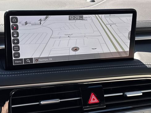 Used 2025 Genesis G70 2.5T w/ Sport Prestige Package image 10