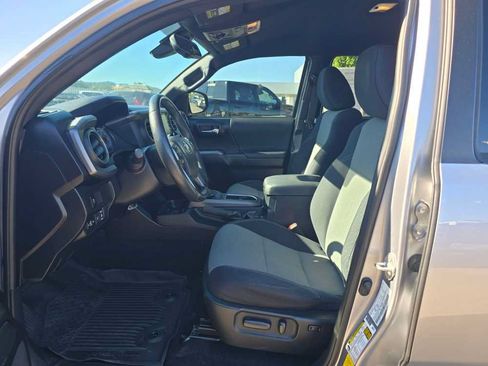 Used 2021 Toyota Tacoma TRD Off-Road AWD/4WD image 9