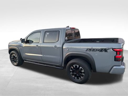 Used 2022 Nissan Frontier PRO-4X image 6