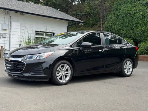 Used 2019 Chevrolet Cruze LS w/ LS Convenience Package FWD image 1
