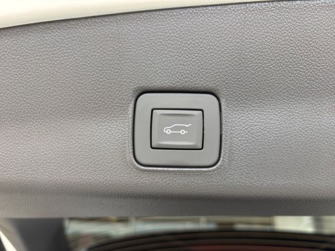 New 2026 Chevrolet TrailBlazer LT w/ Convenience Package FWD image 17