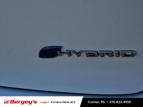 Used 2023 Chrysler Pacifica Touring-L FWD image 33
