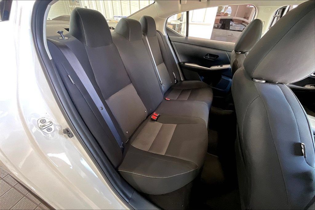Used 2025 Nissan Sentra SV FWD image 15