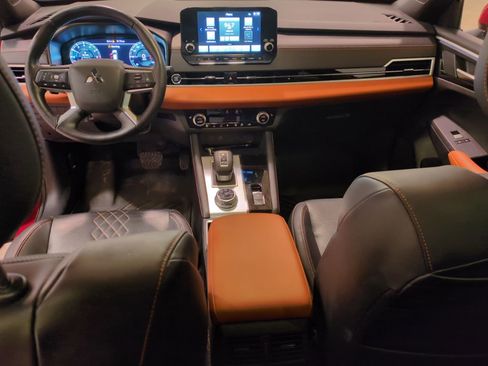 Used 2024 Mitsubishi Outlander SEL image 19