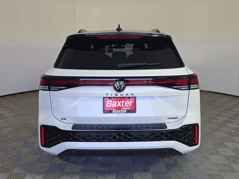 New 2026 Volkswagen Tiguan SE R-Line AWD/4WD image 13