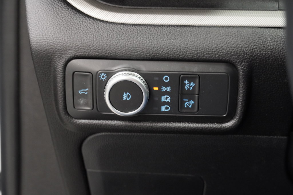 Used 2021 Ford Explorer XLT w/ Equipment Group 202A AWD/4WD image 34