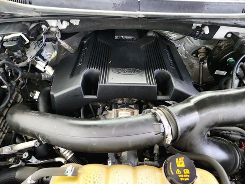 Used 2019 Ford F150 Platinum w/ Equipment Group 701A Luxury AWD/4WD image 37