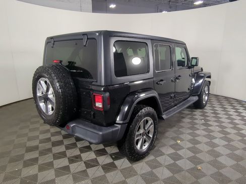 Used 2019 Jeep Wrangler Unlimited Sahara w/ Uconnect 4C Nav & Sound Group image 4