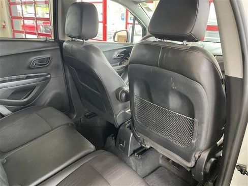 Used 2022 Chevrolet Trax LT w/ Driver Confidence Package AWD/4WD image 26