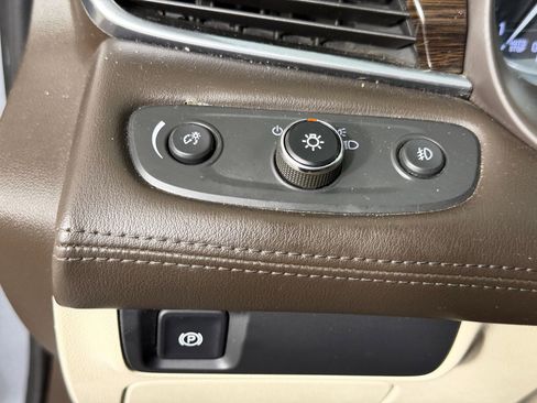 Used 2018 Buick LaCrosse Essence w/ Dynamic Drive Package FWD image 17