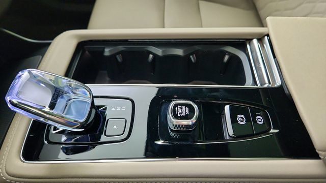 New 2026 Volvo XC90 T8 Plus w/ Protection Package AWD/4WD image 17