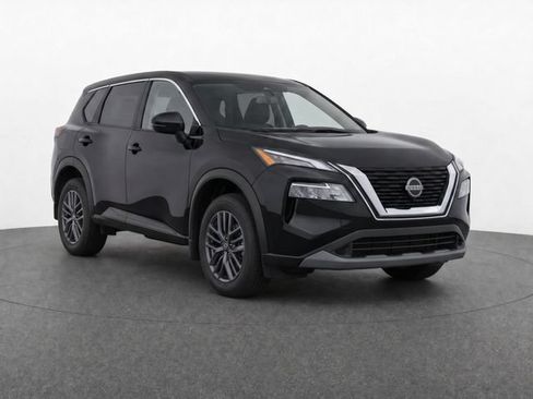 Used 2023 Nissan Rogue S AWD/4WD image 2
