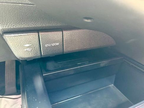 Used 2018 Toyota Camry SE w/ Audio Package FWD image 38