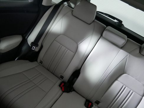 Used 2024 Honda HR-V EX-L image 12