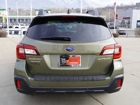 Used 2018 Subaru Outback 2.5i Limited image 7