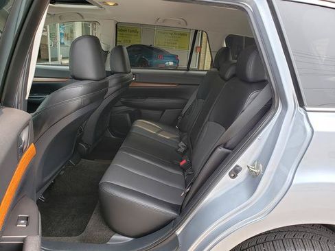 Used 2014 Subaru Outback 2.5i Limited w/ Moonroof Package AWD/4WD image 14