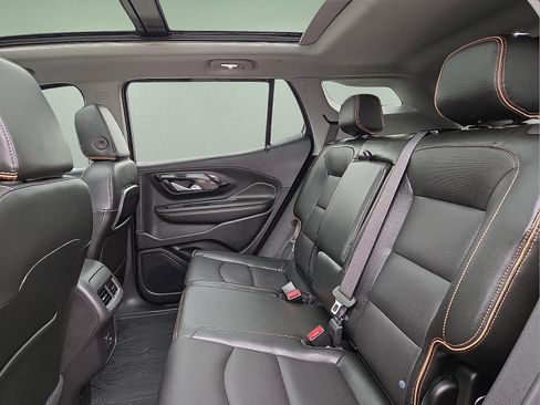 Used 2024 GMC Terrain AT4 w/ Tech Package image 10