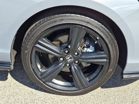 Used 2024 Honda Accord Sport image 9