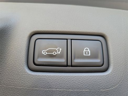 Used 2025 Hyundai Santa Fe SEL image 10