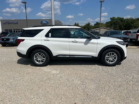 New 2025 Ford Explorer Active w/ Active Comfort Package image 9