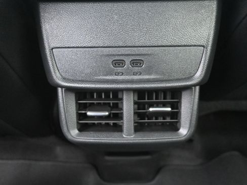 New 2026 Chevrolet Equinox LT w/ Convenience Package II FWD image 19