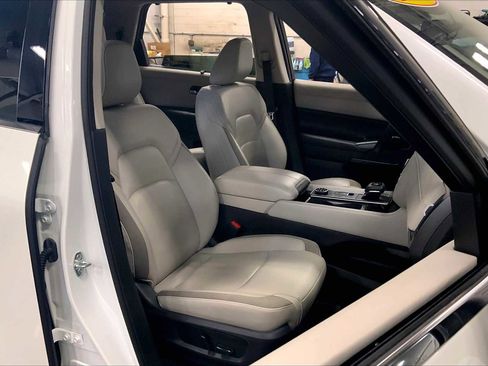 Used 2022 Nissan Pathfinder SL w/ SL Black Package image 7