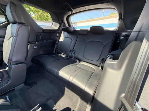 Used 2025 Honda Pilot Black Edition image 21