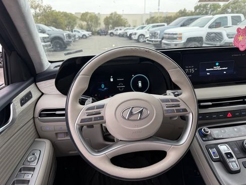 Used 2024 Hyundai Palisade Calligraphy FWD image 5