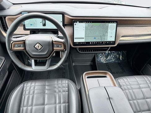 Used 2026 Rivian R1S Premium AWD/4WD image 7