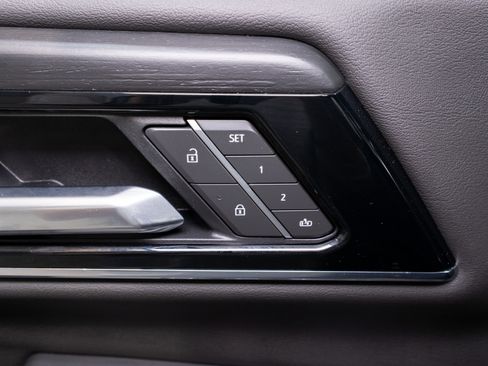 Used 2025 GMC Yukon Denali image 14