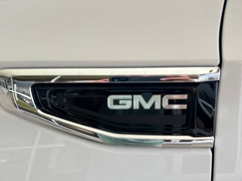 Used 2023 GMC Yukon SLE RWD image 28