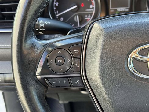 Used 2023 Toyota Camry SE image 10