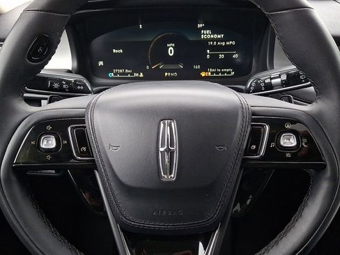 Used 2023 Lincoln Aviator AWD w/ Premium Package image 21