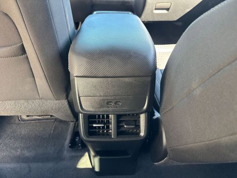 Used 2025 Chevrolet Equinox LT image 22