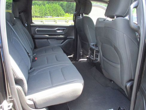 Used 2019 RAM 1500 Big Horn AWD/4WD image 13