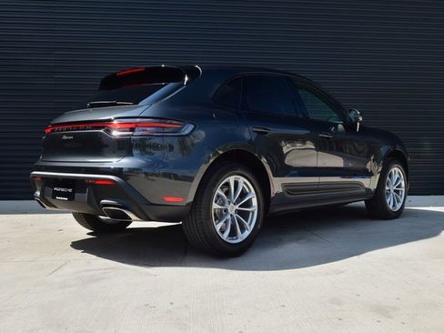 Certified 2025 Porsche Macan image 7