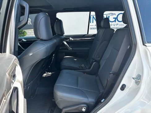 Used 2023 Lexus GX 460 Premium w/ Accessory Package AWD/4WD image 9