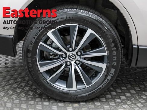 Used 2024 Toyota Venza LE image 30