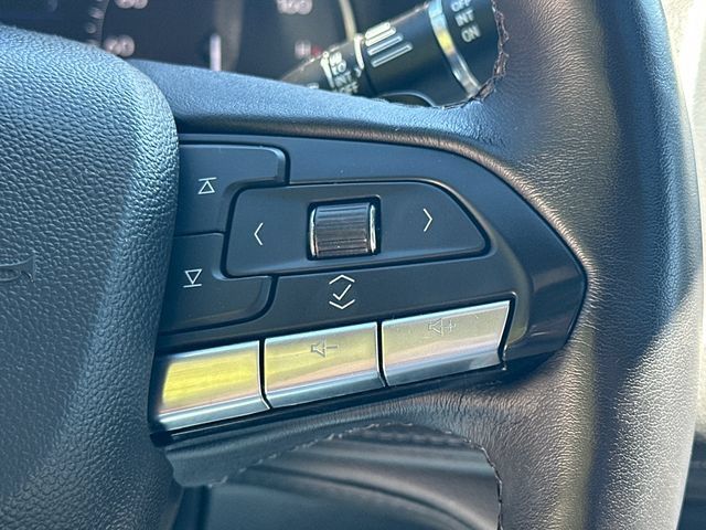 Used 2023 Cadillac XT4 Luxury w/ Cold Weather Package AWD/4WD image 31