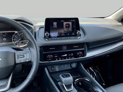 Certified 2026 Nissan Rogue SV AWD/4WD image 12