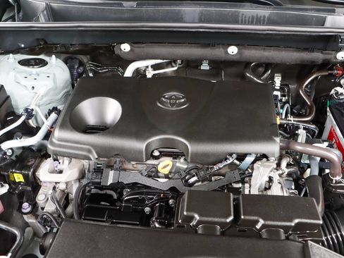 Used 2021 Toyota RAV4 XLE FWD image 29