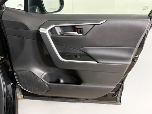 Used 2024 Toyota RAV4 XLE image 31