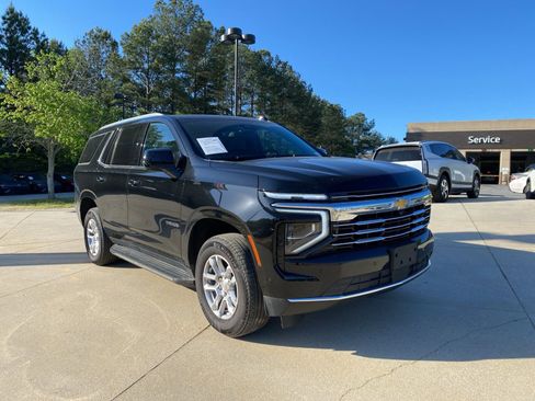 Used 2025 Chevrolet Tahoe LT image 8