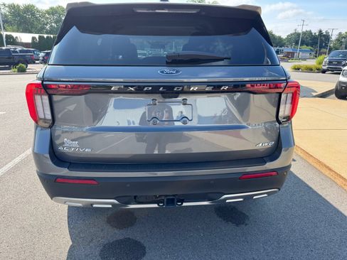 New 2026 Ford Explorer Active w/ Active Comfort Package AWD/4WD image 4