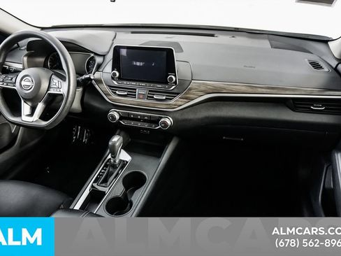 Used 2025 Nissan Altima 2.5 SV FWD image 21